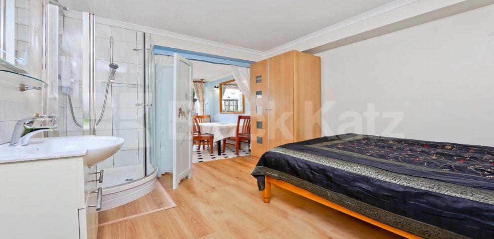 			LET, 1 Bedroom, 1 bath, 1 reception Apartment			 Gladstone Street , Lambeth North/ Waterloo